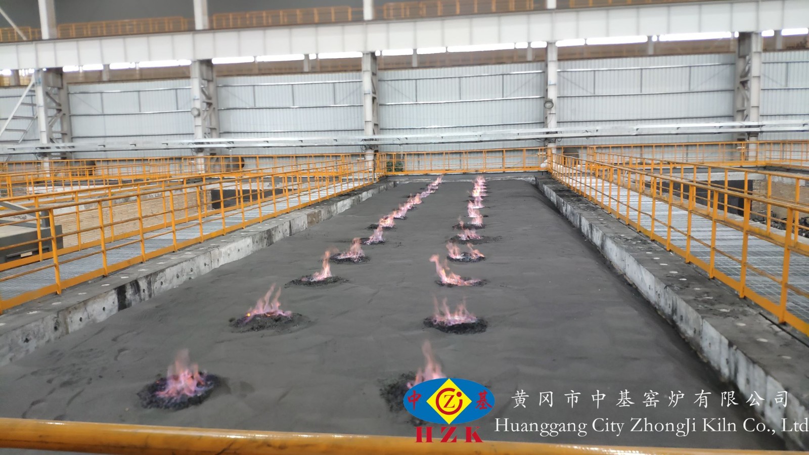 蘭州寶航公司年產(chǎn)10萬噸負(fù)極材料項(xiàng)目石墨化爐建筑與安裝工程順利完工